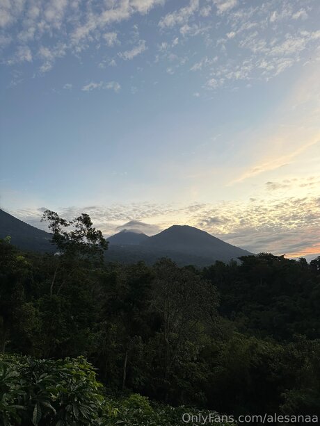 Alesanaa model nude galleries