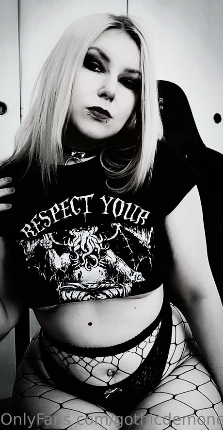Gothicdemoness model high quality picture