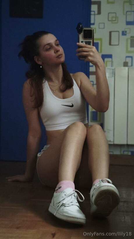 Llily18 sex model img