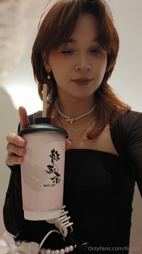 Llily18 free pornstar img