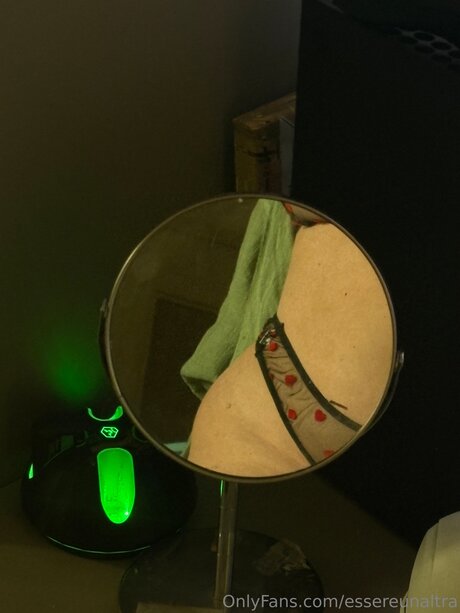 Essereunaltra erotic pornstar archive