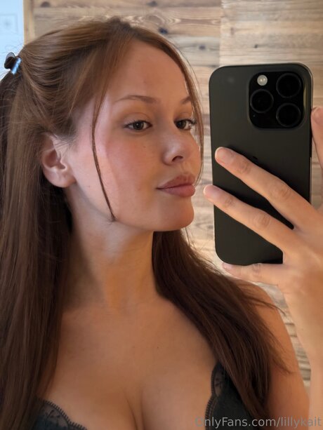 Lillykait sexy model pictures