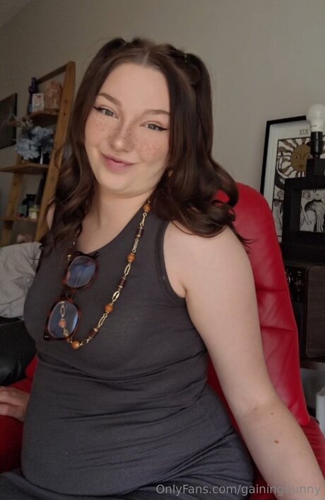 Gainingbunny model nude img