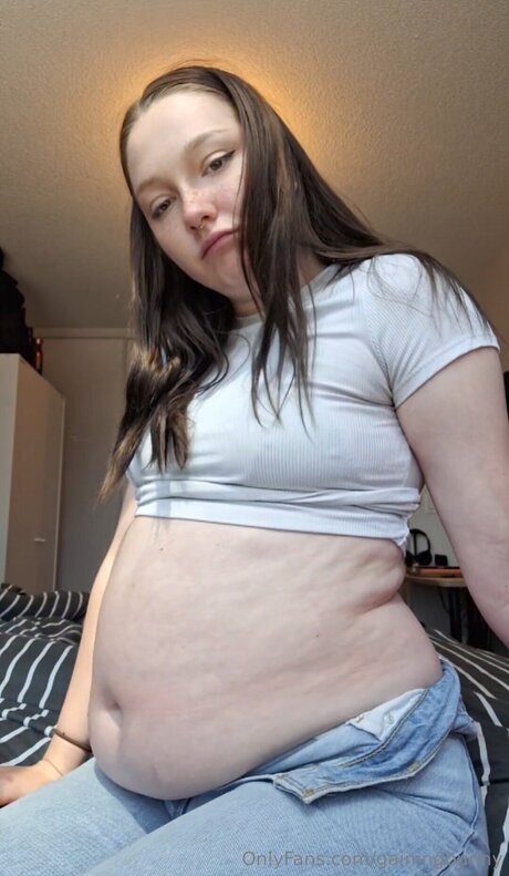 Gainingbunny pornographic model photo