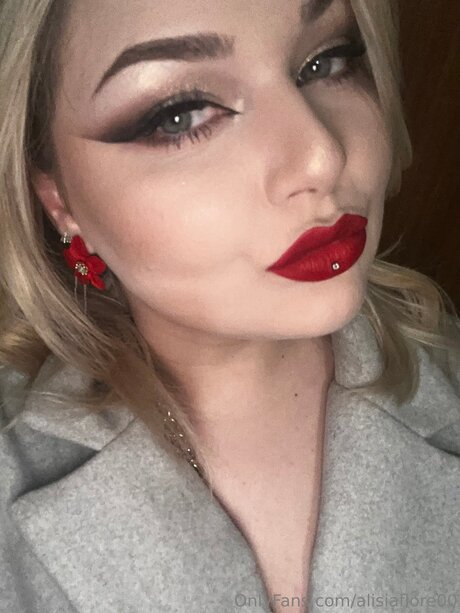 Alisiaflore00 nude model pics