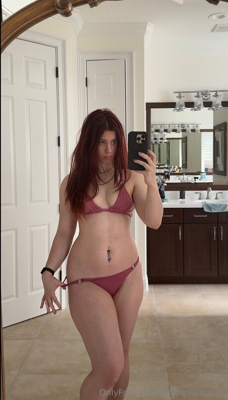 Strongvampirex model nude images