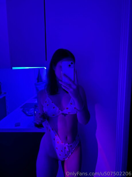 Larisamunteanu star nudes photos