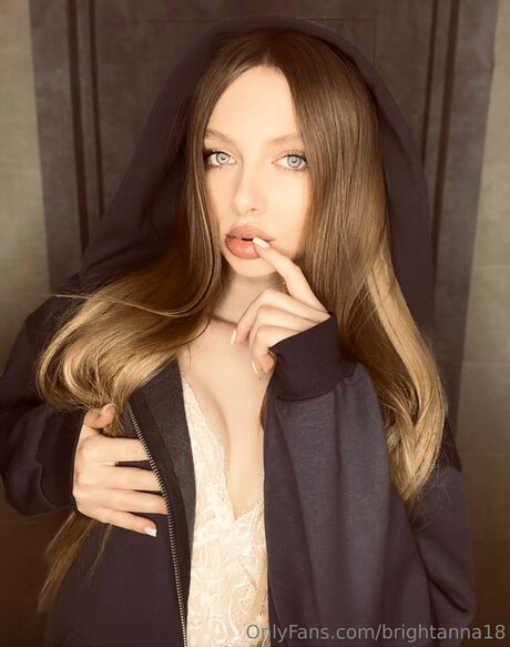 Brightanna18 pornstar nice archive