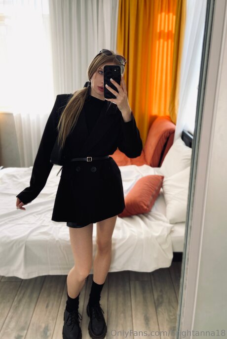 Brightanna18 high quality model pics