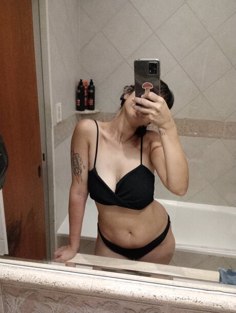 Juanilin model top pictures