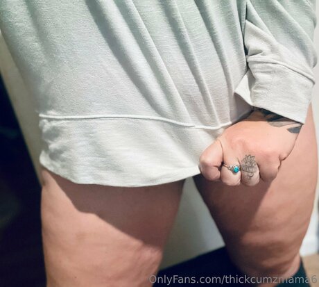 Thickcumzmama6 porn model image