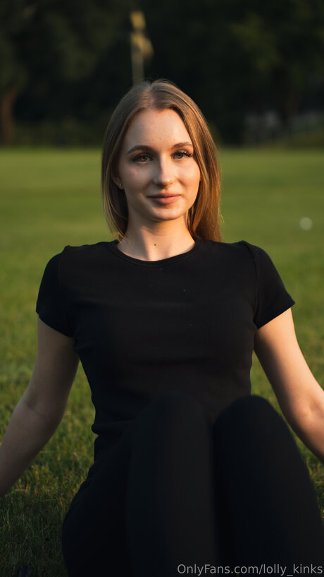 Lolly Kinks star art archive