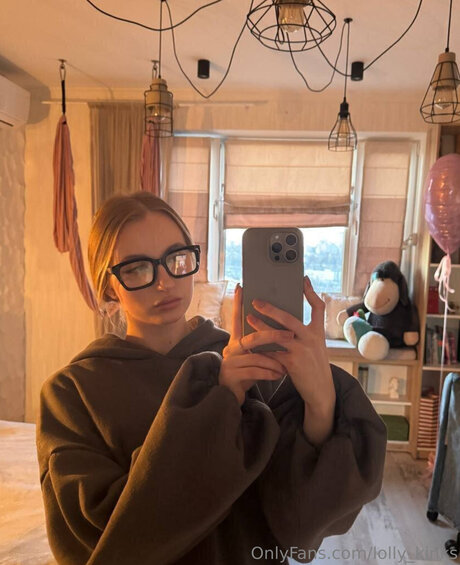 Lolly Kinks pornstar erotic pic