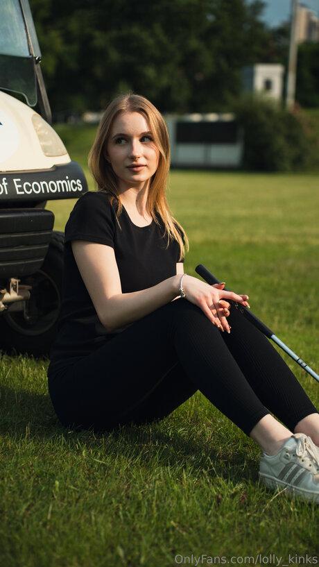 Lolly Kinks free actress photos