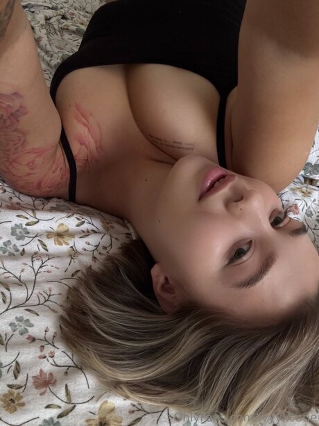 Ivyyxcutie top model gallery