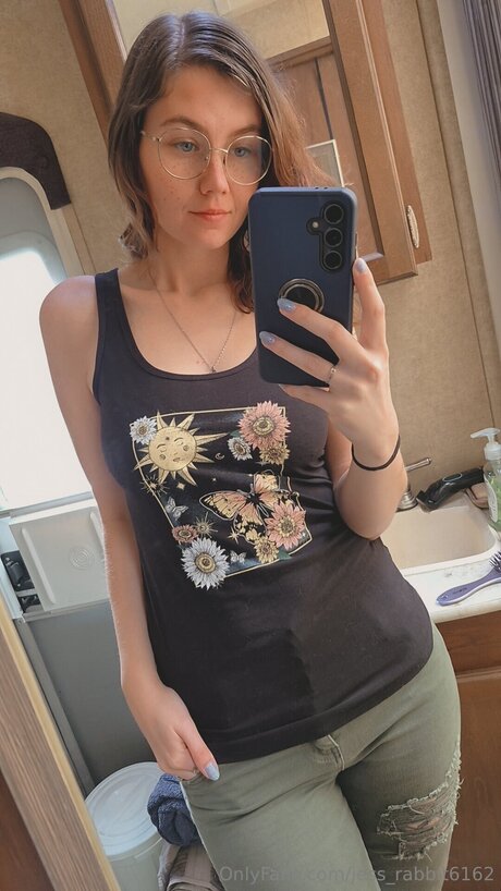 Jess Rabbit6162 star top pictures