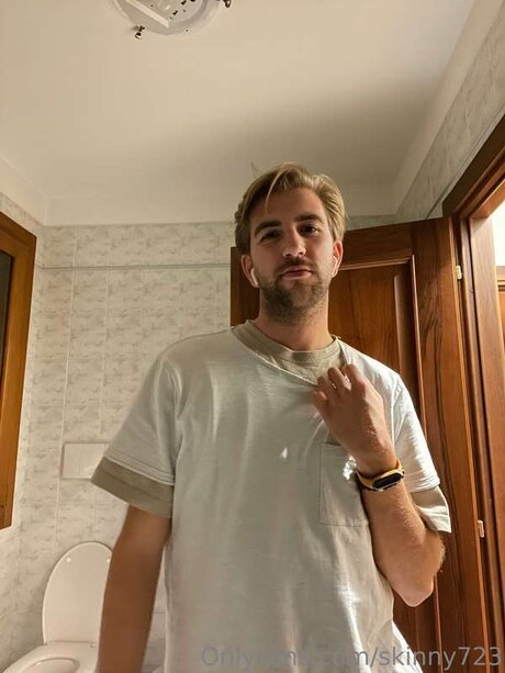 Skinny723 pornstar erotic pictures