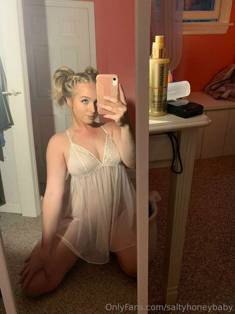 Saltyhoneybaby pornstar sex galleries