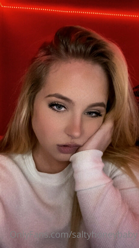 Saltyhoneybaby actress image