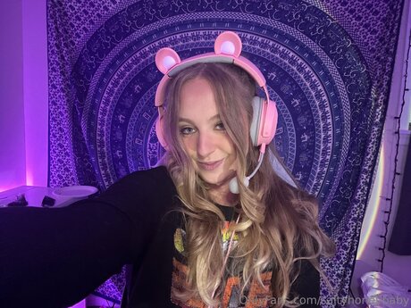 Saltyhoneybaby erotic star pic