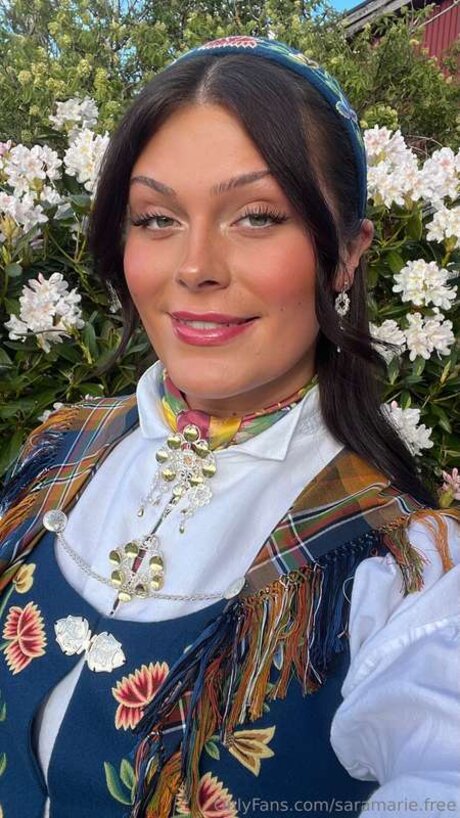 Saramarie Free star beautiful photos