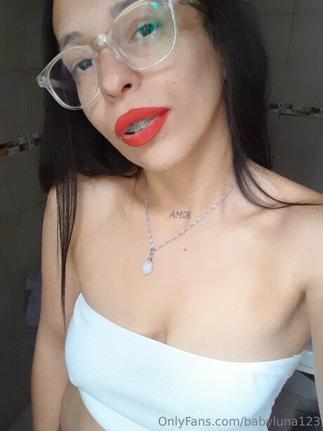 Babyluna123 model erotic pics