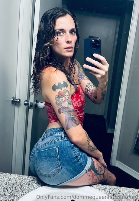 Dommequeenlunalurefree star porn pic