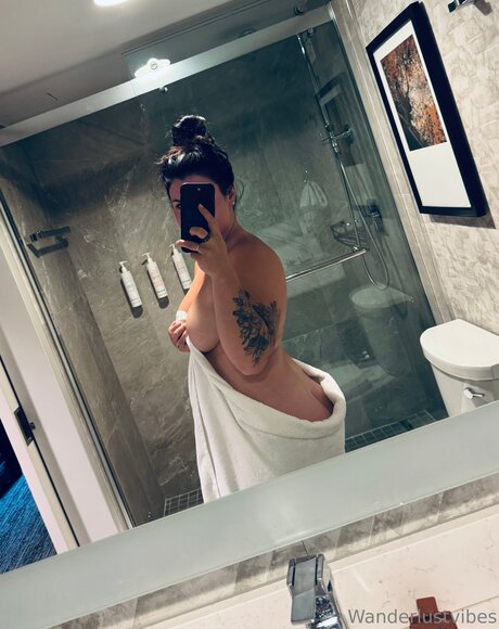 Wanderlustvibes xxx model img