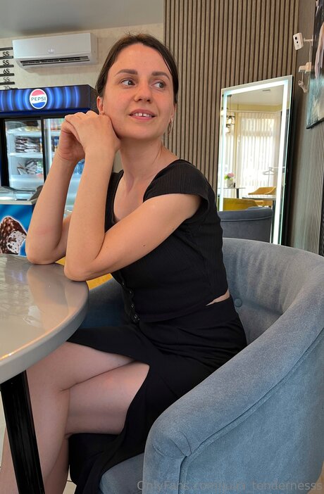 strip nude onlyfans erotic galleries