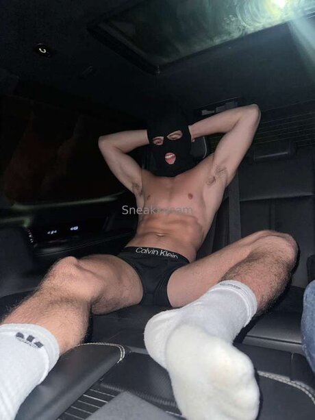 Sneakkysam pornstar sexy pics