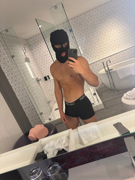 Sneakkysam model free photos