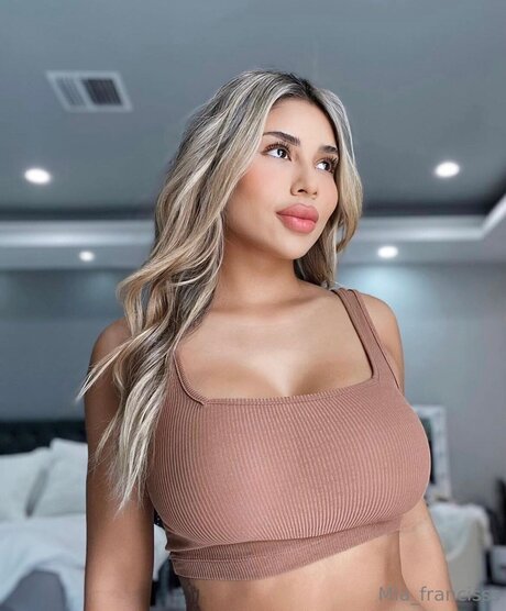 Miafrancis model art photo