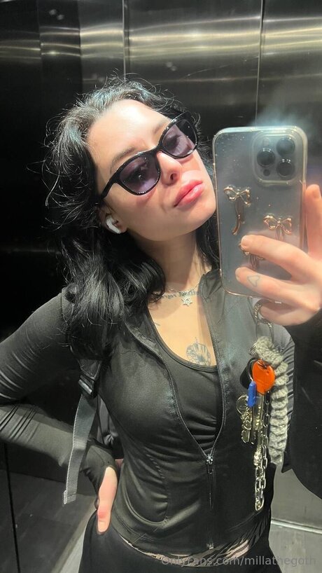 Millathegoth adult model galleries