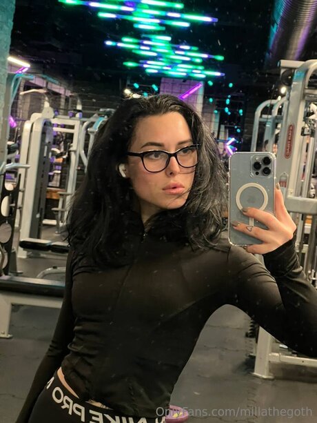 Millathegoth naked model pictures