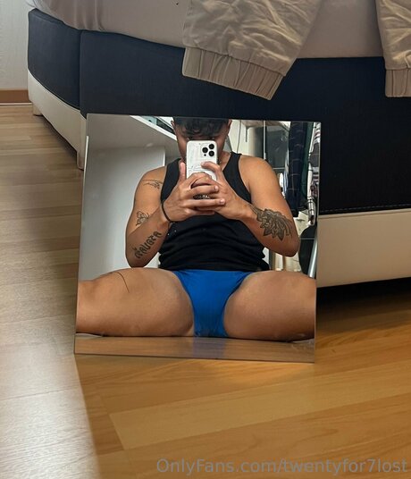 Twentyfor7lost sexy model img