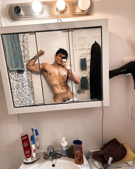 Chriswo nudes model pic