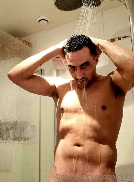 Denick85 star naked pic