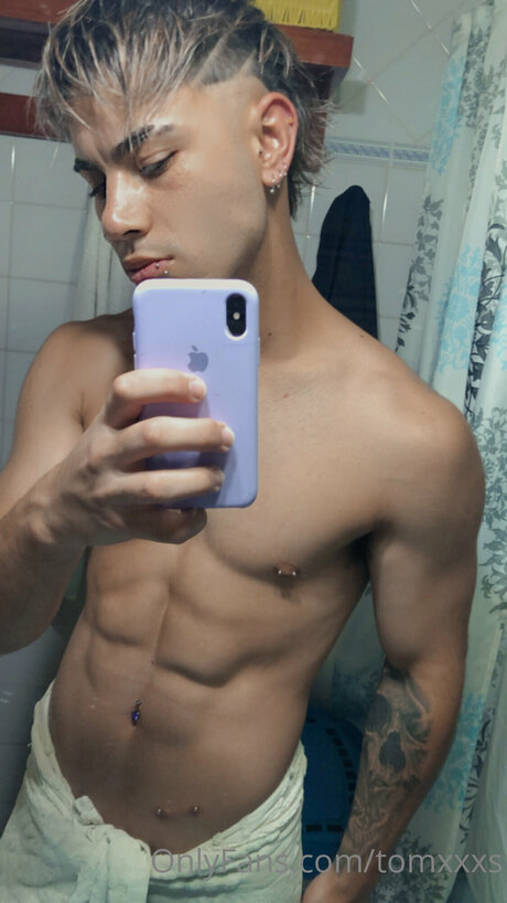 Tomxxxs star nice archive