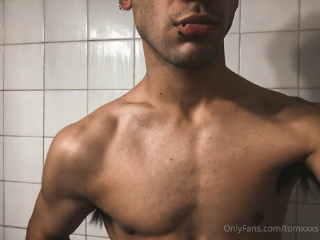 Tomxxxs model nice photo