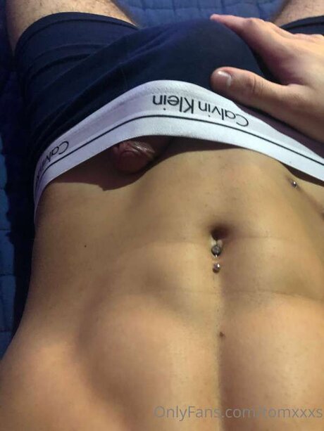 Tomxxxs sex model pics