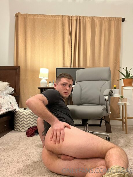 Lu Cas sexy model pic