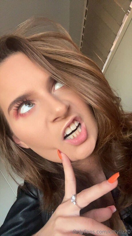 Kittyliz20 model free photos