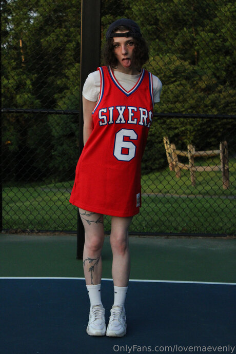 Lovemaevenly sex model img