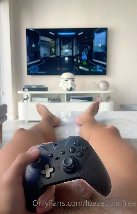 Luezequielfree exclusive model picture