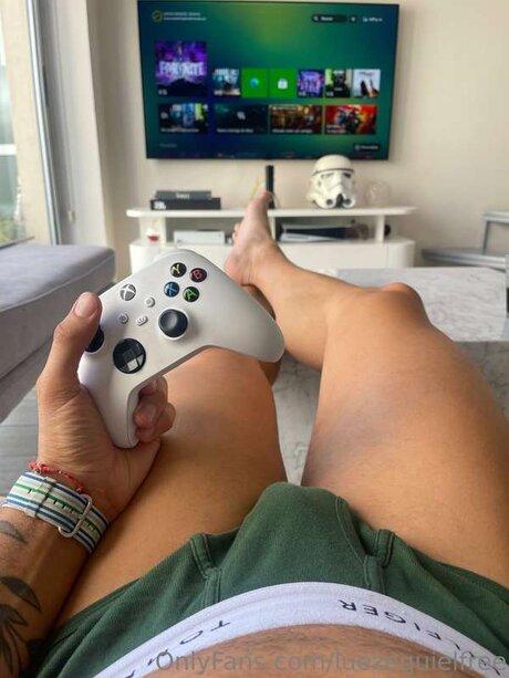 Luezequielfree model sexy pics
