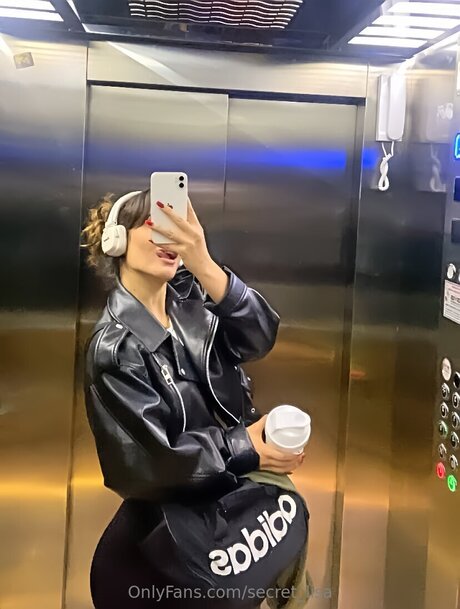 Secret Lisa free pornstar image