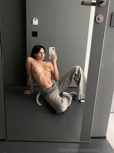 Lexxy Black pornstar pictures