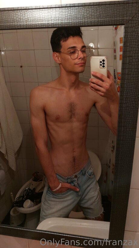 teen young onlyfans sexy nude picture