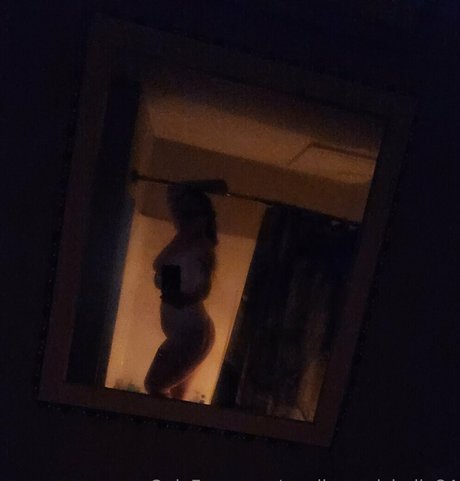 outdoor milf onlyfans hot image