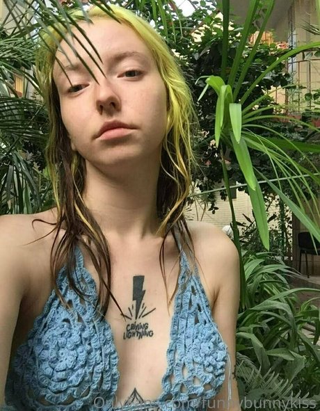 teen young onlyfans porno images